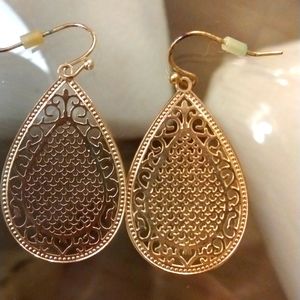 Elegant teardrop shaped earrings.